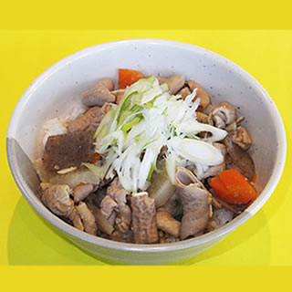 もつ煮込丼 680円